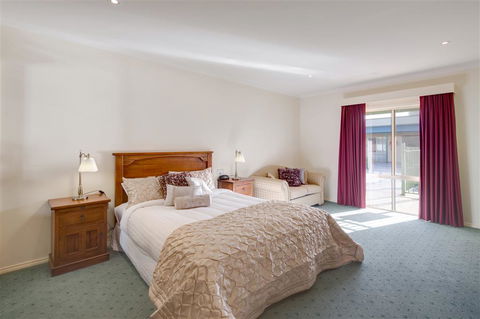 Best Western Crystal Inn - Coogee Beach Accommodation 1