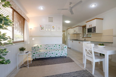 Barney Beach Accommodation Centre - Coogee Beach Accommodation 6