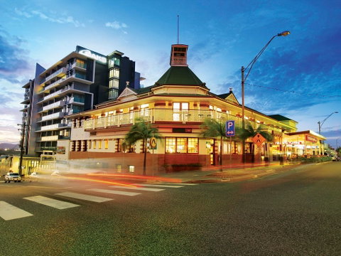 Oaks Grand Gladstone - Coogee Beach Accommodation 0