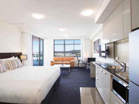 Oaks Grand Gladstone - Coogee Beach Accommodation 1