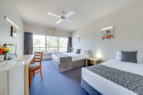 Camelot Motel - Coogee Beach Accommodation 3