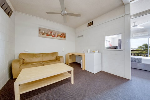 Camelot Motel - Coogee Beach Accommodation 5