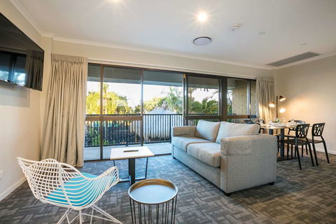 Kawana Waters Hotel By NightCap - Coogee Beach Accommodation 5