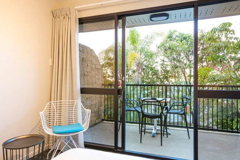 Kawana Waters Hotel By NightCap - Coogee Beach Accommodation 6
