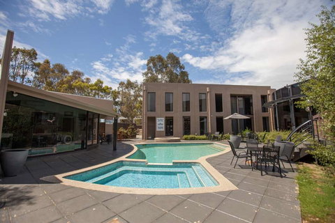 Dingley International Hotel - Coogee Beach Accommodation 1