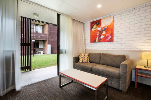 Villa Noosa Hotel - Coogee Beach Accommodation 1