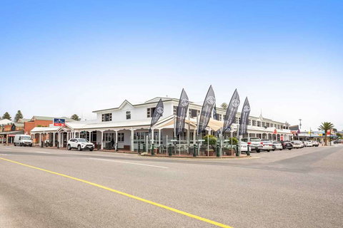 Hotel Victor - Coogee Beach Accommodation 0