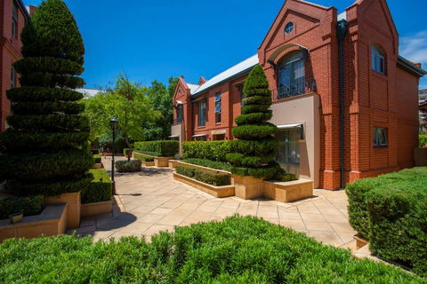 Majestic Old Lion Apartments - Coogee Beach Accommodation 1