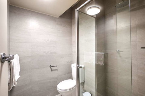 Nightcap at Manhattan Hotel - Coogee Beach Accommodation 1