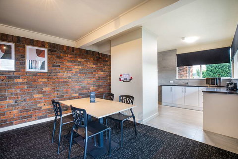 Nightcap at Manhattan Hotel - Coogee Beach Accommodation 2