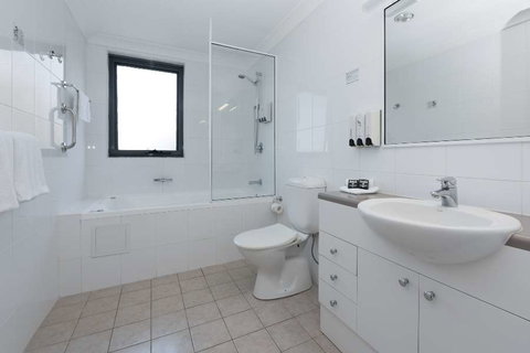 Leisure Inn Spires - Coogee Beach Accommodation 1