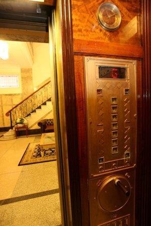 ULTIQA Rothbury Hotel - Coogee Beach Accommodation 1