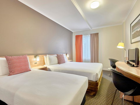 Hotel Ibis Perth - Coogee Beach Accommodation 1