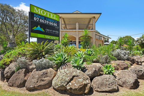 Great Divide Motor Inn - Coogee Beach Accommodation 0
