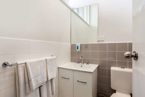 Nightcap at Ashley Hotel - Coogee Beach Accommodation 1