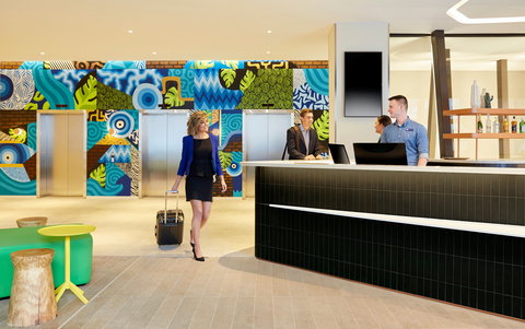 Holiday Inn Express Adelaide City Centre - Coogee Beach Accommodation 2