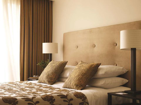 The Lyall Hotel - Coogee Beach Accommodation 2