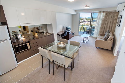 Empire Apartment Hotel - Coogee Beach Accommodation 2
