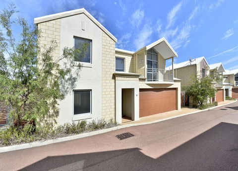 Serenity On The Terrace - Coogee Beach Accommodation 2