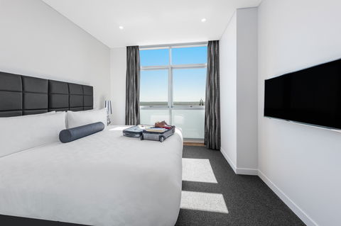 Meriton Suites Chatswood - Coogee Beach Accommodation 0