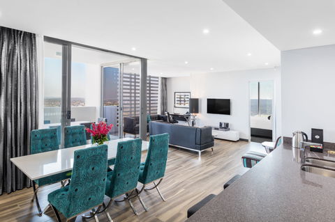 Meriton Suites Chatswood - Coogee Beach Accommodation 1