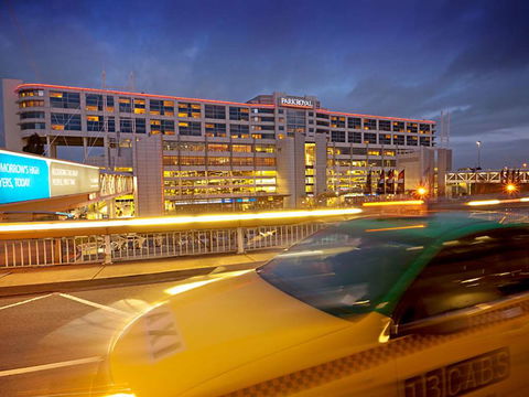PARKROYAL Melbourne Airport - Coogee Beach Accommodation 0