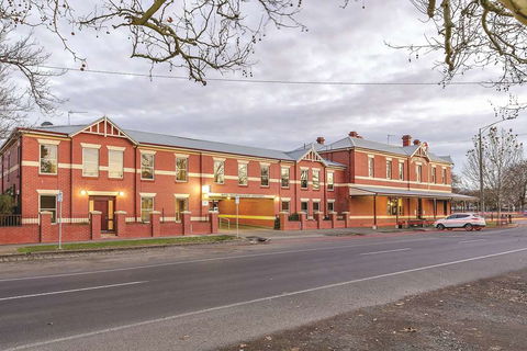 Lake Inn Ballarat - Coogee Beach Accommodation 1