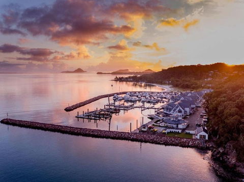 Anchorage Port Stephens - Coogee Beach Accommodation 0