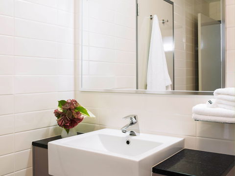 Novotel Darwin Airport Hotel - Coogee Beach Accommodation 1