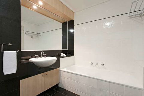 Mantra On Little Bourke - Coogee Beach Accommodation 1