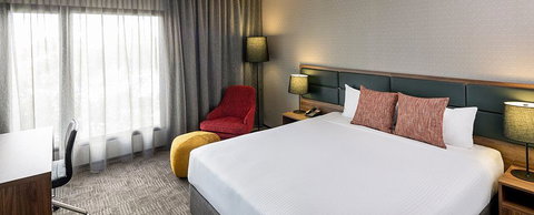 Novotel Sydney International Airport - Coogee Beach Accommodation 1