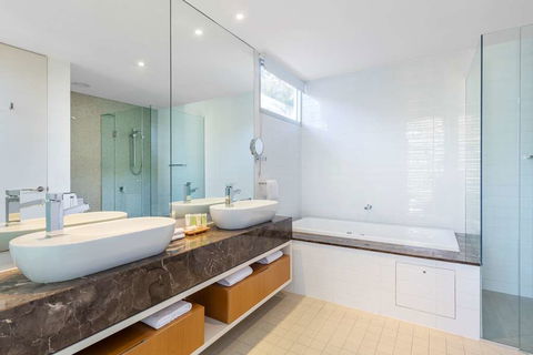 RACV Noosa Resort - Coogee Beach Accommodation 2