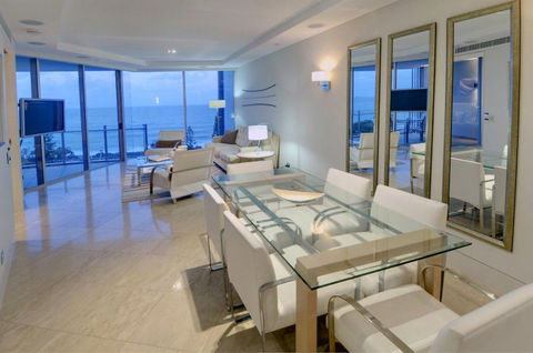 Oceans Mooloolaba - Coogee Beach Accommodation 2