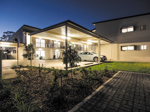 Oaks Middlemount - Coogee Beach Accommodation 0