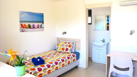 Vitrinite Village of Middlemount - Coogee Beach Accommodation 5