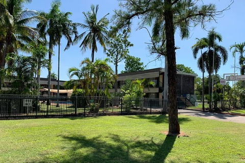 Pine Tree Motel - Coogee Beach Accommodation 0