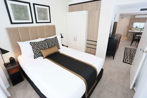 Alex Perry Hotel And Apartments - Coogee Beach Accommodation 4