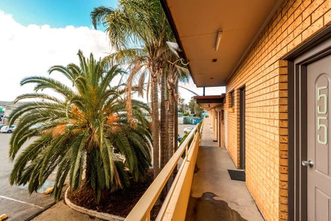 Boomerang Hotel - Coogee Beach Accommodation 2