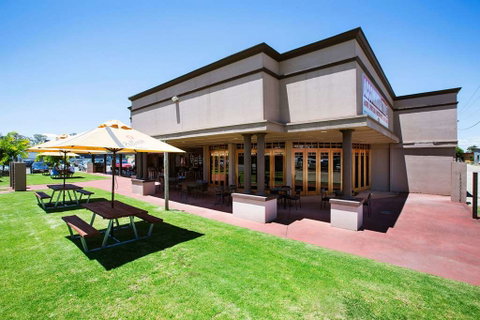 Boomerang Hotel - Coogee Beach Accommodation 3