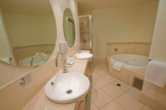 Piermonde Apartments, Cairns - Coogee Beach Accommodation 15