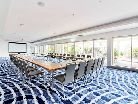 Novotel Cairns Oasis Resort - Coogee Beach Accommodation 11