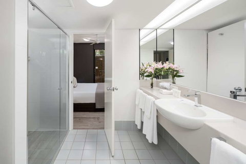 Rydges Esplanade Resort Cairns - Coogee Beach Accommodation 6