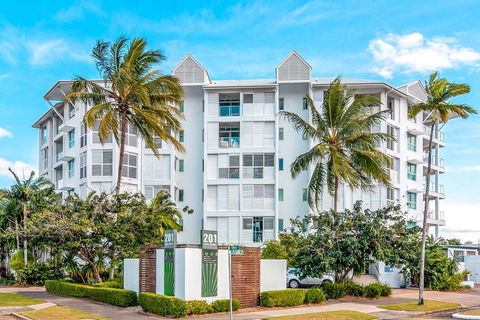 201 Lake Street - Cairns - Coogee Beach Accommodation 0