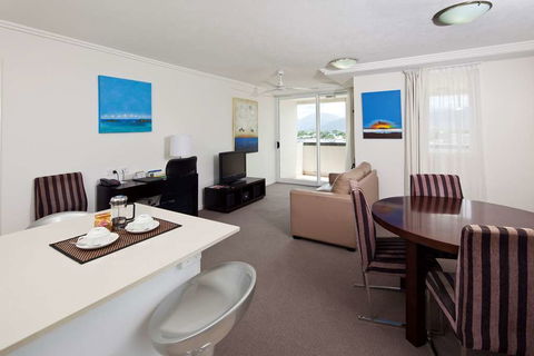 Cairns Central Plaza Apartment - Coogee Beach Accommodation 4