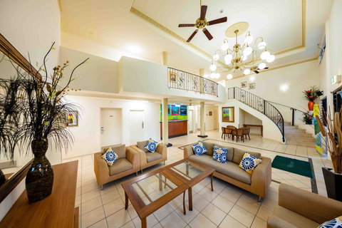 Cairns Queenscourt - Coogee Beach Accommodation 1
