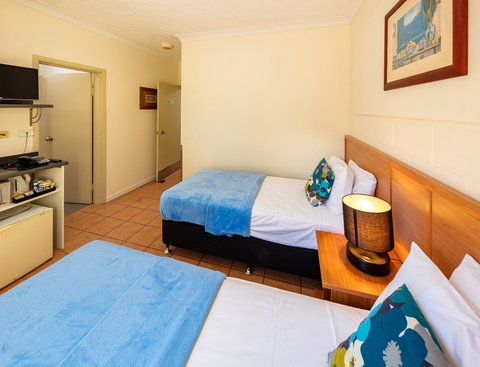 Cairns Queenscourt - Coogee Beach Accommodation 4