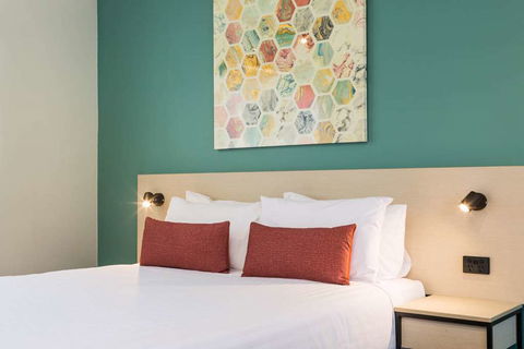 NIghtcap At Balaclava Hotel - Coogee Beach Accommodation 9