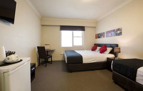 Enfield Hotel - Coogee Beach Accommodation 2
