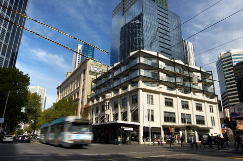 City Edge East Melbourne Serviced Apartm - Coogee Beach Accommodation 0