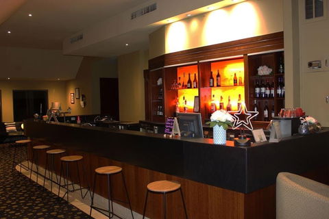 Swan Hill Resort - Coogee Beach Accommodation 0